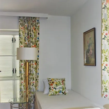 Hotel Restaurant - Haeuserl Im Wald