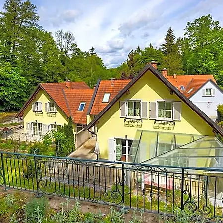 酒店 Restaurant - Haeuserl Im Wald 格拉茨