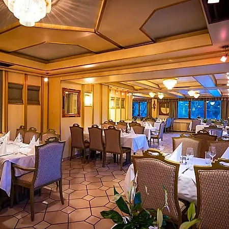 Restaurant - Haeuserl Im Wald 格拉茨